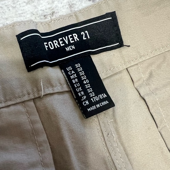 Men’s shorts - Picture 2 of 3